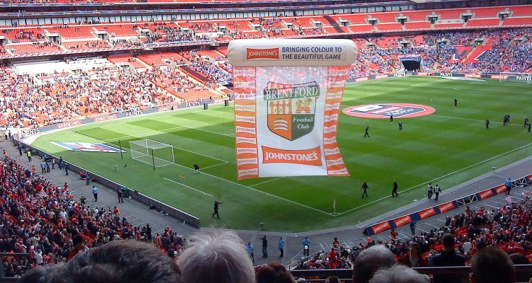 découvrez brentford, une charmante ville du royaume-uni alliant histoire riche et modernité. explorez ses attractions emblématiques, ses espaces verts pittoresques et sa culture dynamique. idéale pour une visite ou un séjour, brentford saura vous séduire par son ambiance conviviale et son ambiance unique.