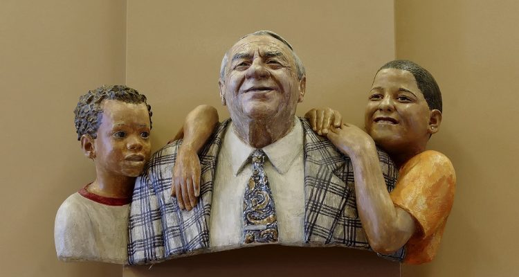 découvrez un hommage poignant qui célèbre la beauté et la profondeur des souvenirs. explorez des histoires touchantes et des réflexions sur l'importance de rendre hommage à ceux qui nous ont marqué.