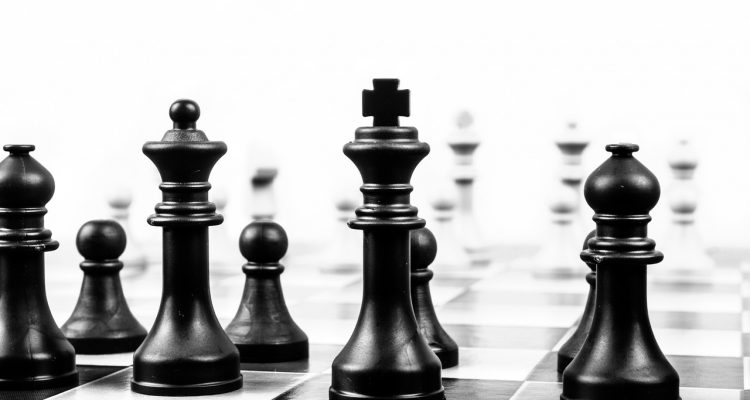 découvrez la stratégie du fc barcelone, un club légendaire du football, alliant talent, technique et vision de jeu. plongez dans les tactiques offensives et défensives qui façonnent le style unique de l'équipe.