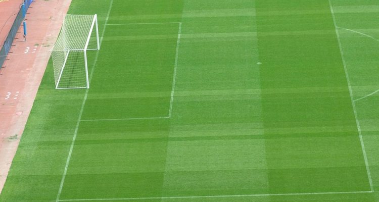 découvrez le camp nou, le célèbre stade du fc barcelone, une icône du football mondial. plongez dans l'histoire, l'atmosphère captivante des matchs et les visites incontournables qui vous feront admirer l'architecture et la passion de ce monument du sport.