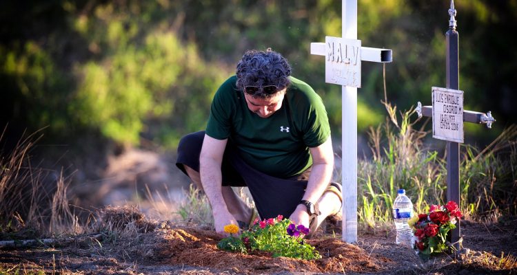 découvrez l'intensité du combat dans 'duel', un affrontement captivant entre deux adversaires déterminés. plongez dans une histoire de rivalité et de bravoure qui met à l'épreuve la volonté humaine.