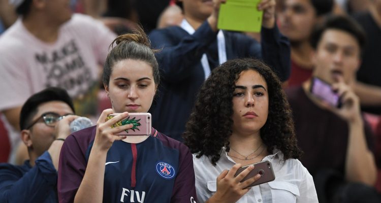 découvrez l'adrénaline d'un match amical, où équipes se retrouvent pour partager passion et sportivité. suivez les moments clés, les talents émergents et l'esprit d'équipe, tout en profitant d'une ambiance conviviale.
