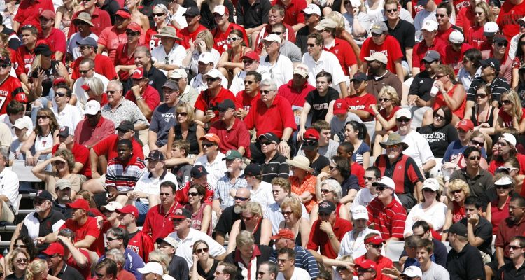 découvrez tout sur les supporters : leur passion, leurs chants et l’ambiance qu’ils apportent lors des événements sportifs. plongez dans l’univers unique des fans qui soutiennent leur équipe avec ferveur !