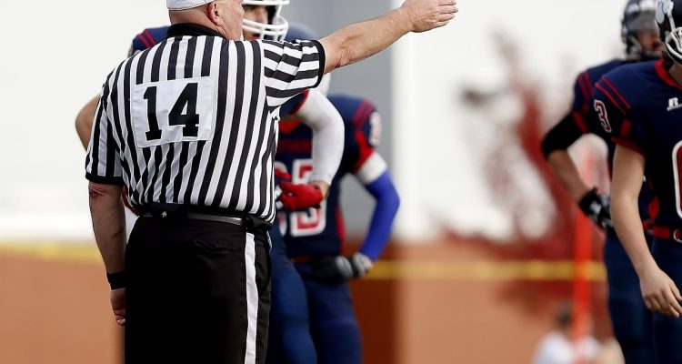 découvrez le rôle essentiel d'un referee, son importance dans le monde du sport, ses missions, qualités requises et les formations nécessaires pour devenir arbitre professionnel.