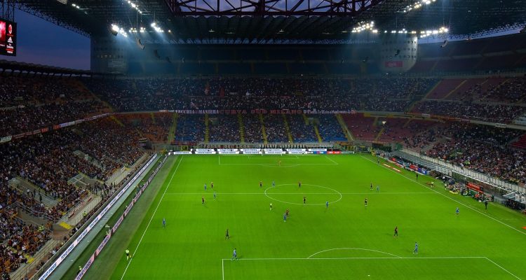 découvrez l'histoire, l'architecture et les événements marquants du stade san siro à milan, l'un des lieux emblématiques du football en italie.