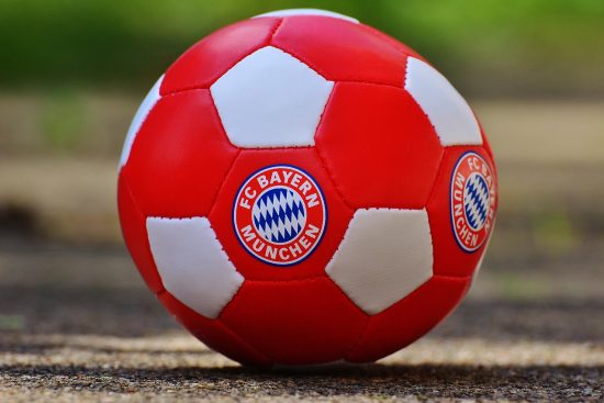 découvrez toute l'actualité, les résultats et l'histoire du bayern munich, le club de football emblématique d'allemagne. suivez les matchs, les transferts et les performances des joueurs du bayern munich.
