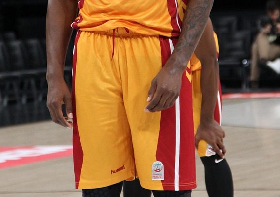 découvrez fenerbahçe, l'un des clubs de football les plus célèbres de turquie, avec une riche histoire, des joueurs emblématiques et une passion inégalée pour le sport.