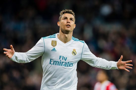 découvrez tout sur ronaldo, l'icône du football mondial : biographie, carrière, statistiques et moments marquants.