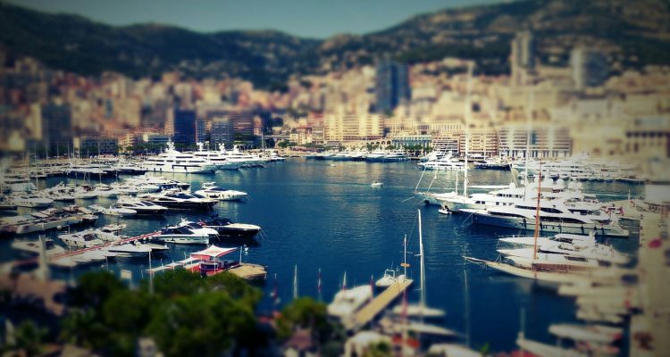 découvrez monaco, la célèbre principauté de la côte d'azur, connue pour son luxe, son casino emblématique et son cadre méditerranéen exceptionnel.