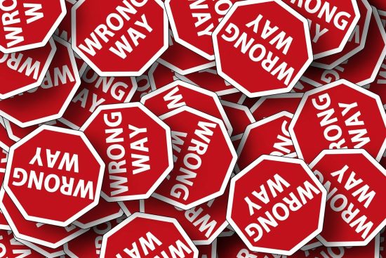 découvrez ce qu'est une erreur stratégique, ses conséquences sur la prise de décision en entreprise et comment les éviter pour garantir le succès à long terme.