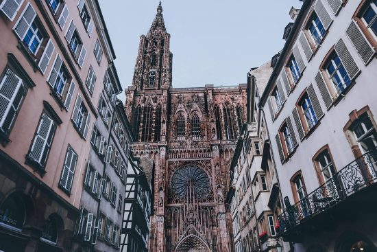 analyse complète du pain à strasbourg : types, qualité, traditions boulangères et meilleures adresses pour déguster un pain authentique en alsace.